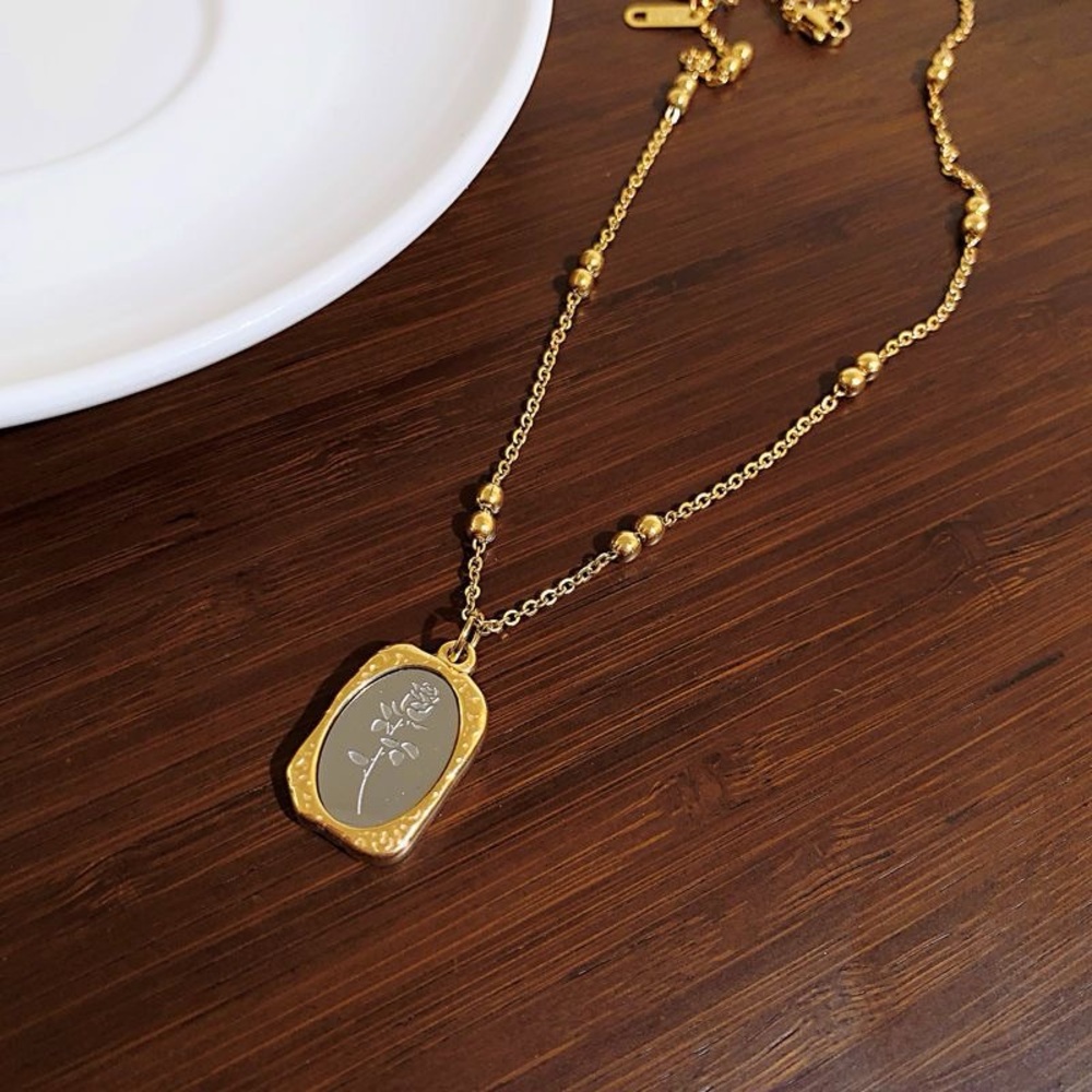 Vintage Etched Rose Medallion Necklace - Titanium Steel 18K Gold Plated